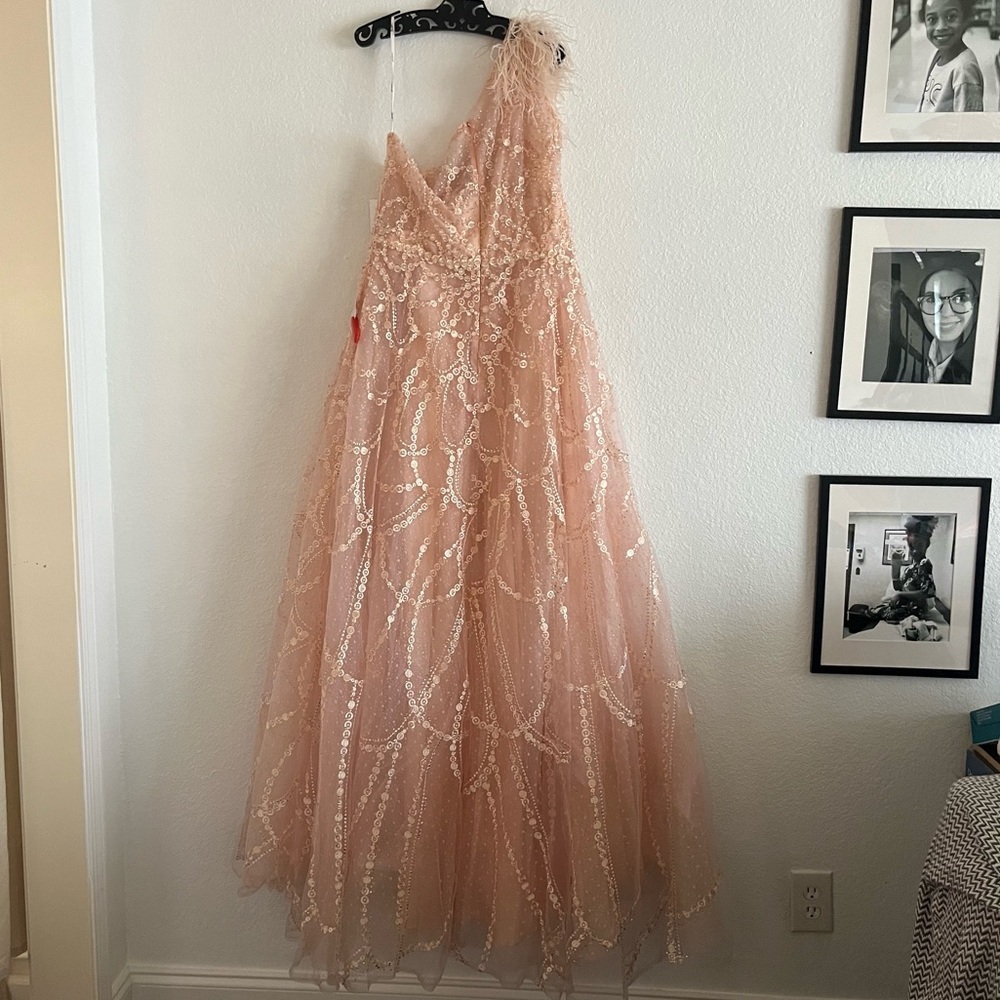 Mac Duggal Feather One‎ Shoulder A Line Peach Evening Gown Dress 20389 - Picture 5 of 8
